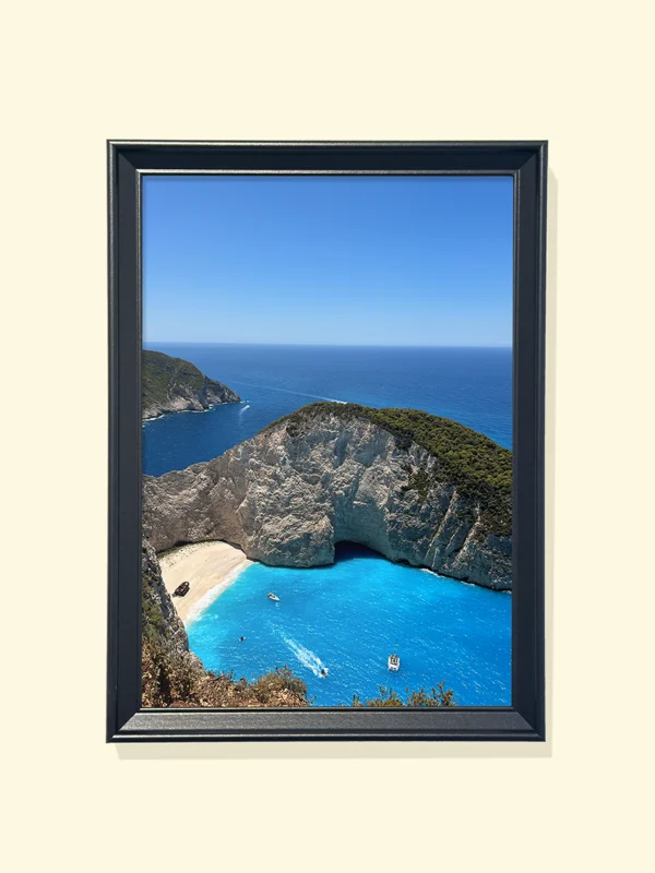 print fotografic de artă Navagio cu ramă neagră