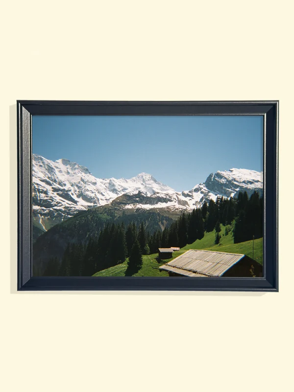 tablou ramă neagră peisaj munte Snowlight Above Mürren