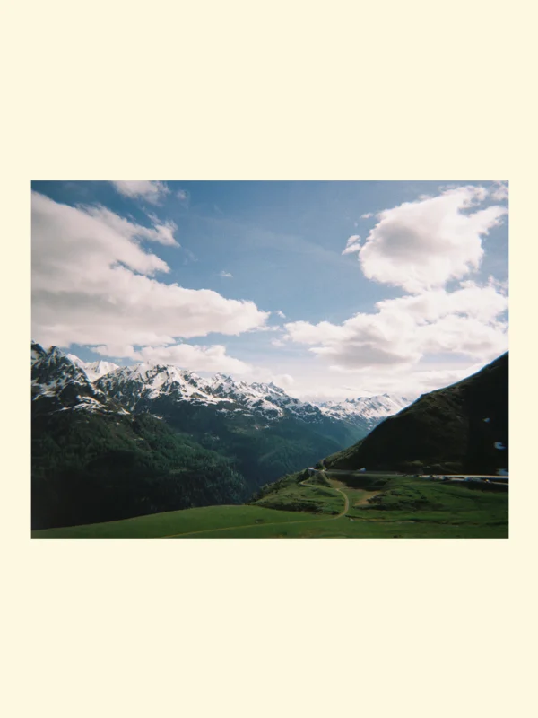 tablou cu munți Where the Valley Opens