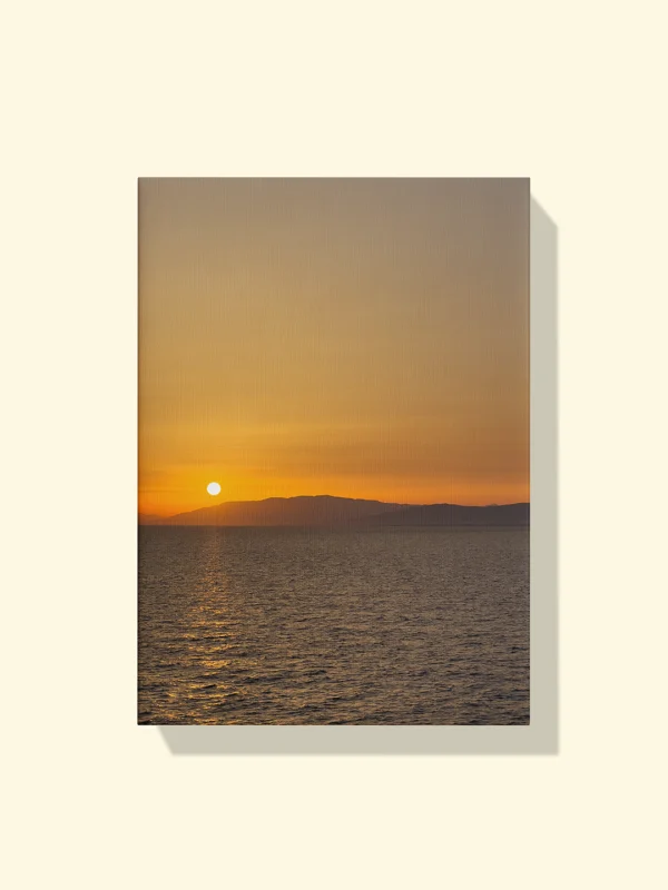 Canvas cu mare la răsărit în Grecia, în tonuri aurii și portocalii