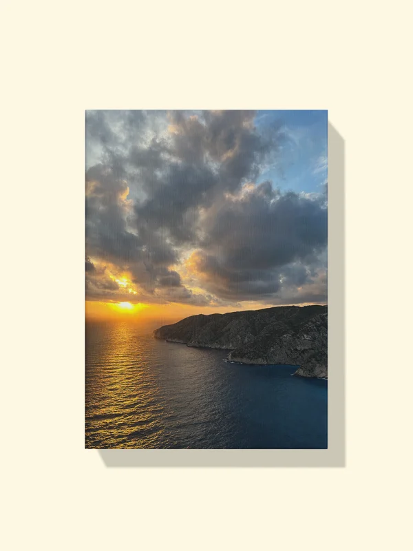 Print foto fără ramă cu apus peste mare și reflexii aurii pe apă