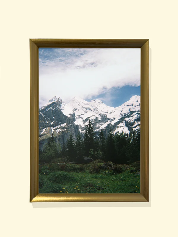 tablou foto înrămat auriu cu peisaj montan spectaculos