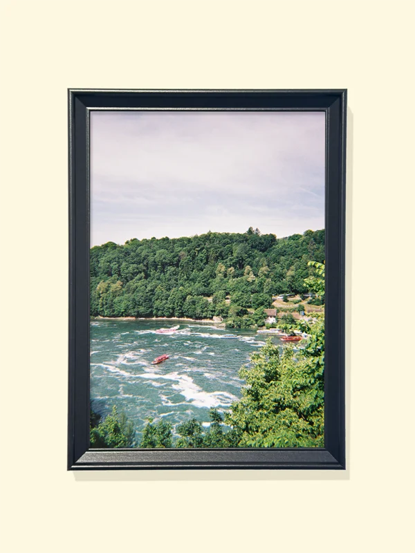 tablou cu ramă neagră The Rush of Rhine Falls